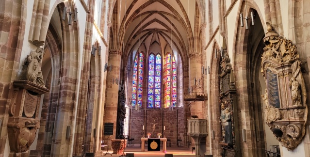 Collegiate Church of St Arnual  inside