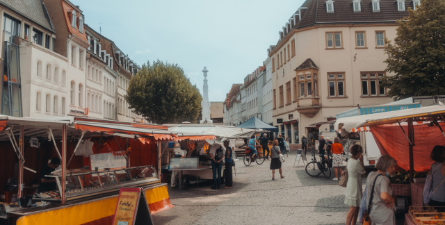 Market stalls on the St Johannner Markt 